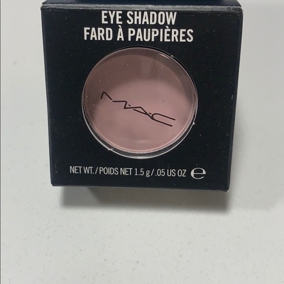 MAC makeup bundle - Picture 4 of 4